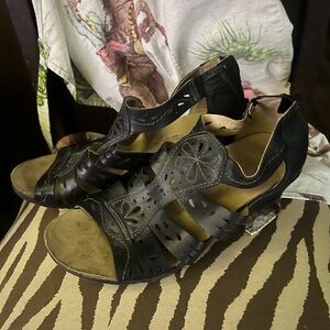 Elegant Black Cutout Women's Sandals